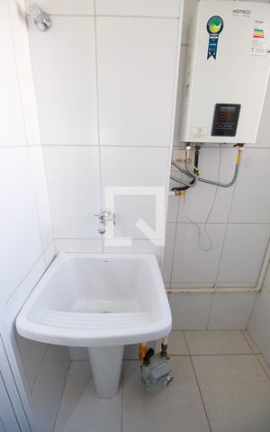 Apartamento para alugar com 65m², 3 quartos e 1 vagaÁrea de Serviço