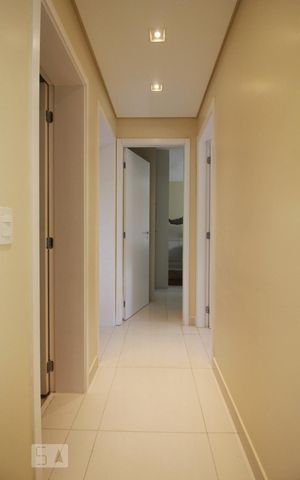 Apartamento à venda com 80m², 3 quartos e 2 vagasCorredor