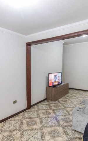 Casa à venda com 160m², 4 quartos e 2 vagas Casa à venda com 160m², 4 quartos e 2 vagasSala