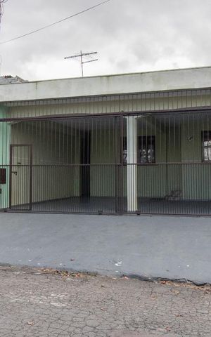 Casa à venda com 160m², 4 quartos e 2 vagas Casa à venda com 160m², 4 quartos e 2 vagasFachada da residencia