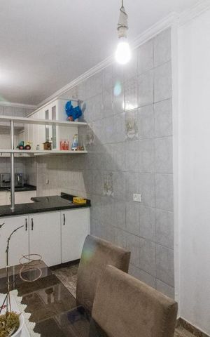 Casa à venda com 160m², 4 quartos e 2 vagas Casa à venda com 160m², 4 quartos e 2 vagasCozinha