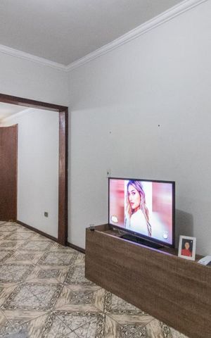 Casa à venda com 160m², 4 quartos e 2 vagas Casa à venda com 160m², 4 quartos e 2 vagasSala