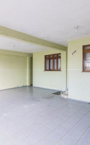 Casa à venda com 160m², 4 quartos e 2 vagas Casa à venda com 160m², 4 quartos e 2 vagasGaragem