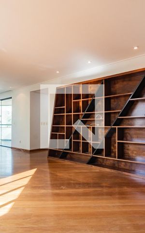 Apartamento para alugar com 190m², 3 quartos e 4 vagas