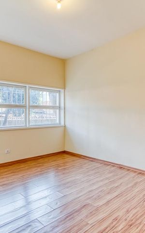 Casa à venda com 600m², 4 quartos e 6 vagas Casa à venda com 600m², 4 quartos e 6 vagasSegundo dormitório