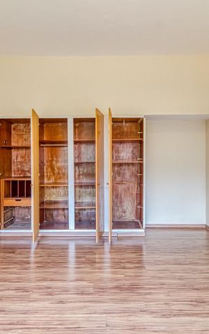 Casa à venda com 600m², 4 quartos e 6 vagas Casa à venda com 600m², 4 quartos e 6 vagasSegundo dormitório