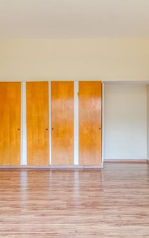 Casa à venda com 600m², 4 quartos e 6 vagas Casa à venda com 600m², 4 quartos e 6 vagasSegundo dormitório
