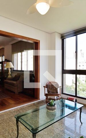 Apartamento à venda com 213m², 4 quartos e 4 vagas Apartamento à venda com 213m², 4 quartos e 4 vagasVaranda da Sala