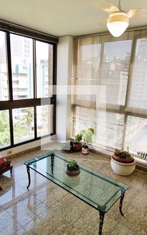 Apartamento à venda com 213m², 4 quartos e 4 vagas Apartamento à venda com 213m², 4 quartos e 4 vagasVaranda da Sala