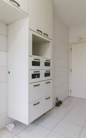 Apartamento à venda com 112m², 3 quartos e 3 vagas Apartamento à venda com 112m², 3 quartos e 3 vagasCozinha