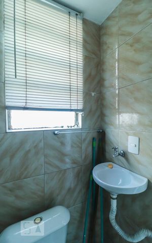 Apartamento à venda com 72m², 2 quartos e 1 vaga Apartamento à venda com 72m², 2 quartos e 1 vagaBanheiro de Serviço