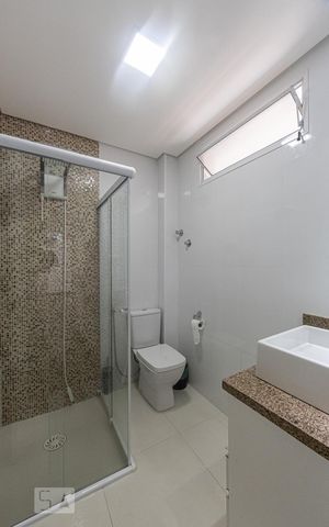 Apartamento à venda com 76m², 2 quartos e sem vaga Apartamento à venda com 76m², 2 quartos e sem vagaBanheiro Social