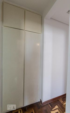 Apartamento à venda com 76m², 2 quartos e sem vaga Apartamento à venda com 76m², 2 quartos e sem vagaBanheiro Social