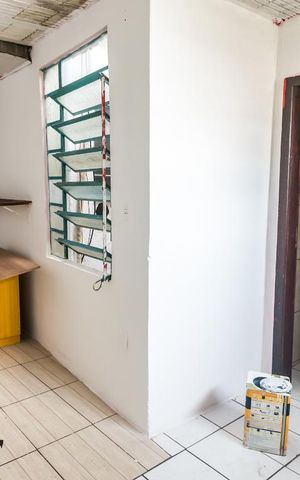 Casa à venda com 65m², 2 quartos e sem vaga Casa à venda com 65m², 2 quartos e sem vagaSala