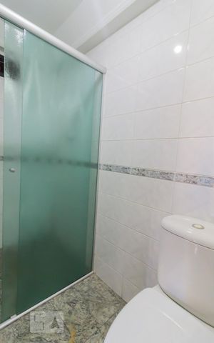 Apartamento para alugar com 70m², 3 quartos e 2 vagas Apartamento para alugar com 70m², 3 quartos e 2 vagasBanheiro
