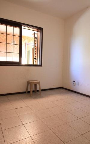 Casa à venda com 570m², 4 quartos e 3 vagasQuarto de serviço 2
