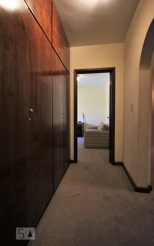 Casa à venda com 570m², 4 quartos e 3 vagasCorredor