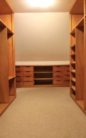 Casa à venda com 570m², 4 quartos e 3 vagasCloset
