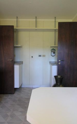 Casa à venda com 570m², 4 quartos e 3 vagasCozinha
