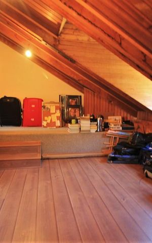 Casa à venda com 570m², 4 quartos e 3 vagasSala superior