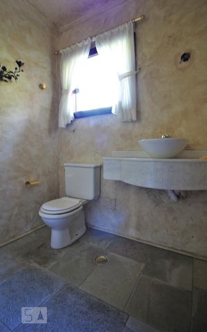 Casa à venda com 570m², 4 quartos e 3 vagasLavabo