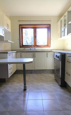 Casa à venda com 570m², 4 quartos e 3 vagasCozinha