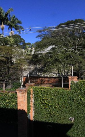 Casa à venda com 570m², 4 quartos e 3 vagasVista da suíte 2