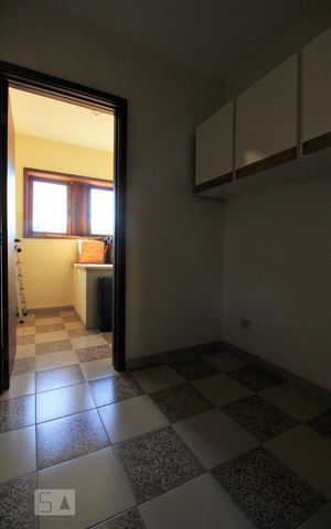 Casa à venda com 570m², 4 quartos e 3 vagasLavanderia