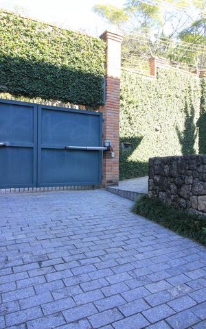 Casa à venda com 570m², 4 quartos e 3 vagasGaragem