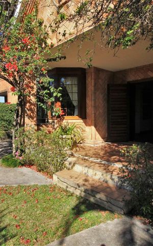 Casa à venda com 570m², 4 quartos e 3 vagasJardim