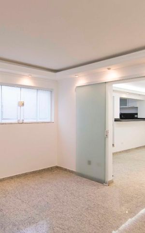 Casa à venda com 342m², 5 quartos e 5 vagasSuíte 4