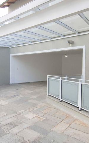 Casa à venda com 342m², 5 quartos e 5 vagasGaragem
