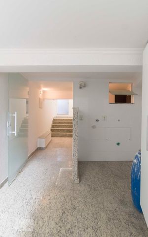 Casa à venda com 342m², 5 quartos e 5 vagasLavanderia 2
