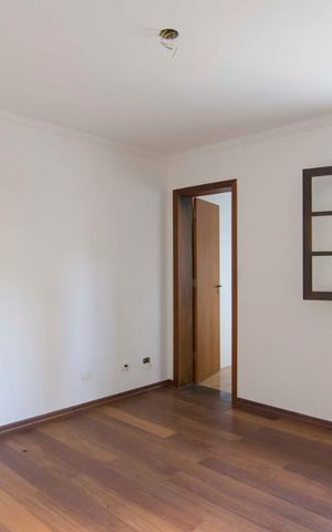 Casa à venda com 342m², 5 quartos e 5 vagasSuíte 3