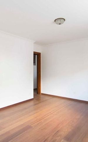 Casa à venda com 342m², 5 quartos e 5 vagasSuíte 2
