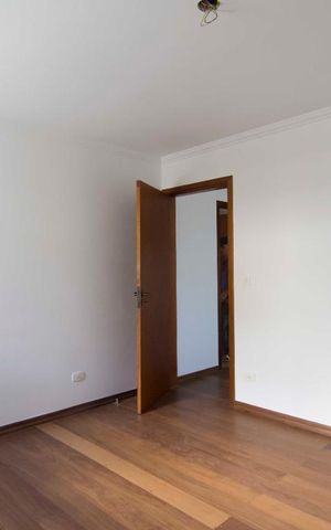 Casa à venda com 342m², 5 quartos e 5 vagasSuíte 3