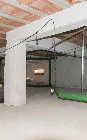 Casa à venda com 342m², 5 quartos e 5 vagasDepósito