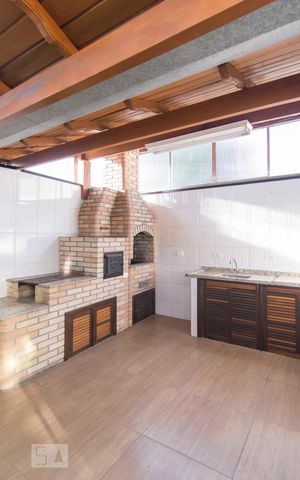 Casa à venda com 342m², 5 quartos e 5 vagasChurrasqueira