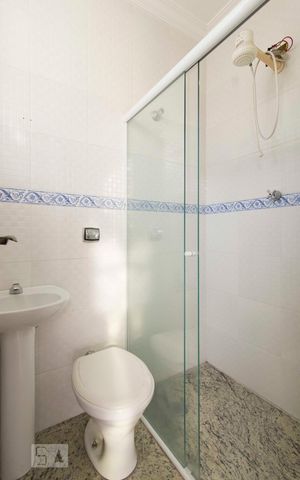 Casa à venda com 342m², 5 quartos e 5 vagasBanheiro de serviço