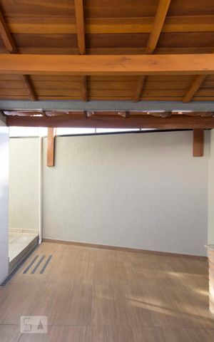Casa à venda com 342m², 5 quartos e 5 vagasChurrasqueira