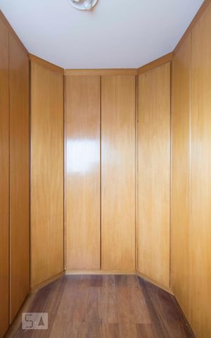 Casa à venda com 342m², 5 quartos e 5 vagasSuíte 1