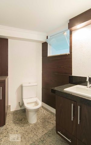 Casa à venda com 342m², 5 quartos e 5 vagasBanheiro