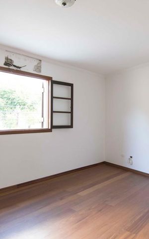 Casa à venda com 342m², 5 quartos e 5 vagasSuíte 2
