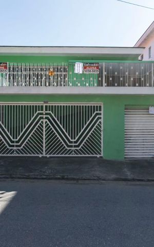 Casa para alugar com 400m², 3 quartos e 2 vagasFachada