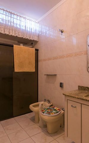 Casa para alugar com 400m², 3 quartos e 2 vagasBanheiro social