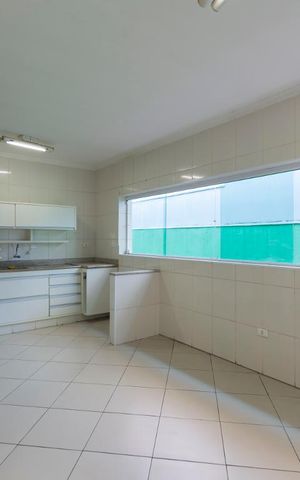 Casa para alugar com 400m², 3 quartos e 2 vagasCozinha