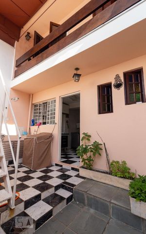 Casa à venda com 150m², 2 quartos e 4 vagasFachada