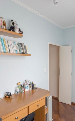 Casa à venda com 277m², 3 quartos e 4 vagas Casa à venda com 277m², 3 quartos e 4 vagasEscritório
