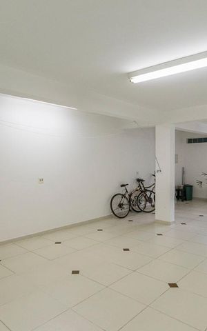 Casa à venda com 277m², 3 quartos e 4 vagas Casa à venda com 277m², 3 quartos e 4 vagasGaragem