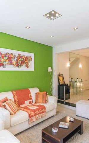 Casa à venda com 277m², 3 quartos e 4 vagas Casa à venda com 277m², 3 quartos e 4 vagasSala de Estar